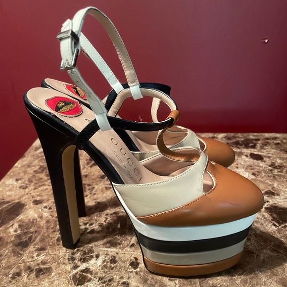 Gucci Angel Platforms Size 5 Brown, Tan, White & Navy Adjustable Ankle Strap - Picture 2 of 14